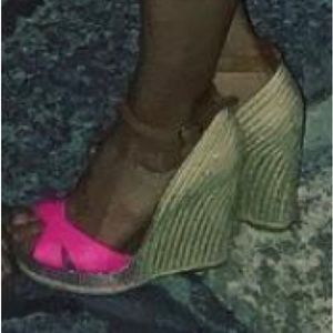 Casteller wedges in hot pink leather